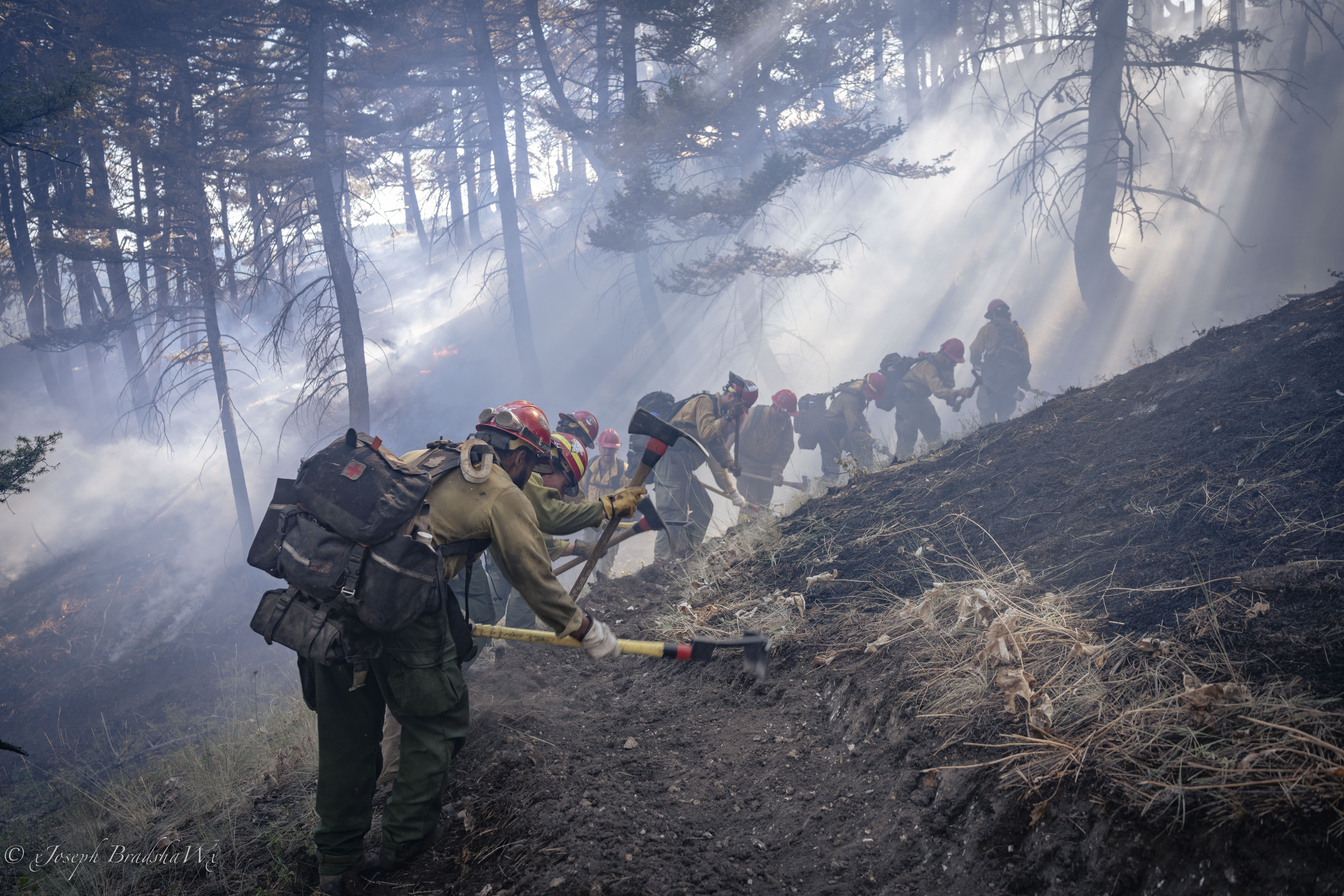Devil's Canyon Veterans Crew working on the fireline.