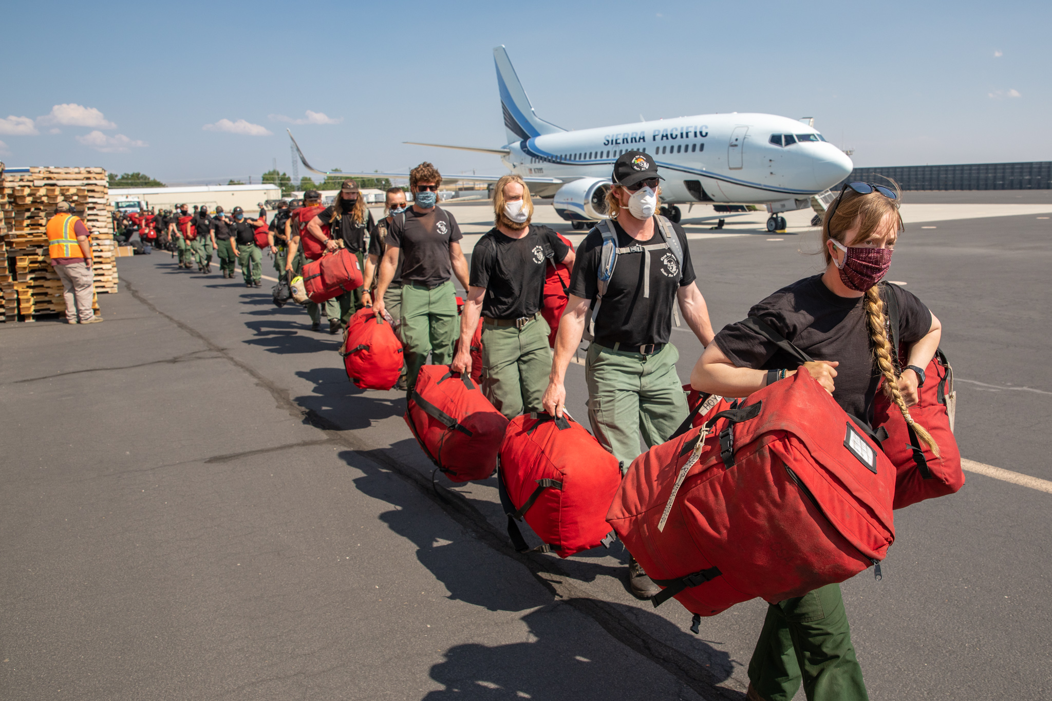 Alaskan hotshot crews arrive at NIFC.